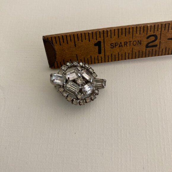 Vintage Rhinestone Clip On Earrings Elegant Silver Tone Teardrop Design - Picture 4 of 4